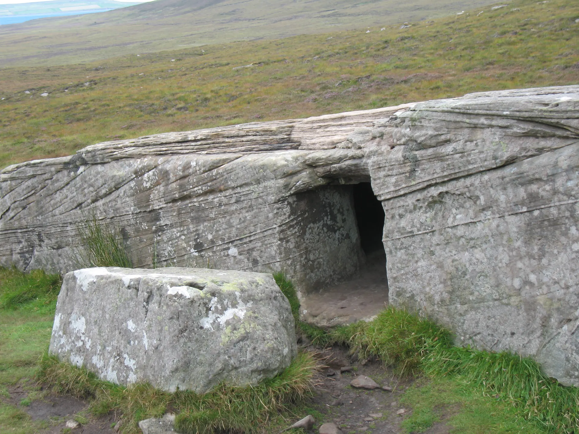 Dwarfie Stane