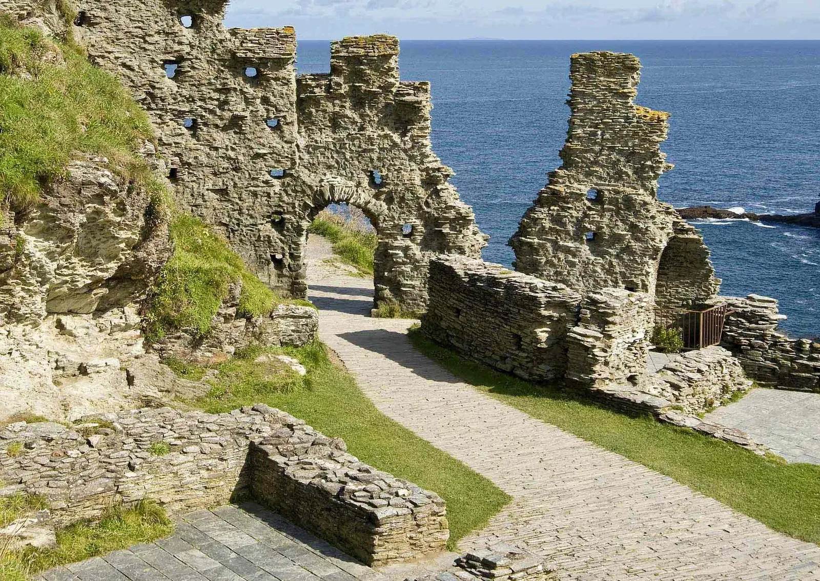 The island courtyard gateway with the sea beyond