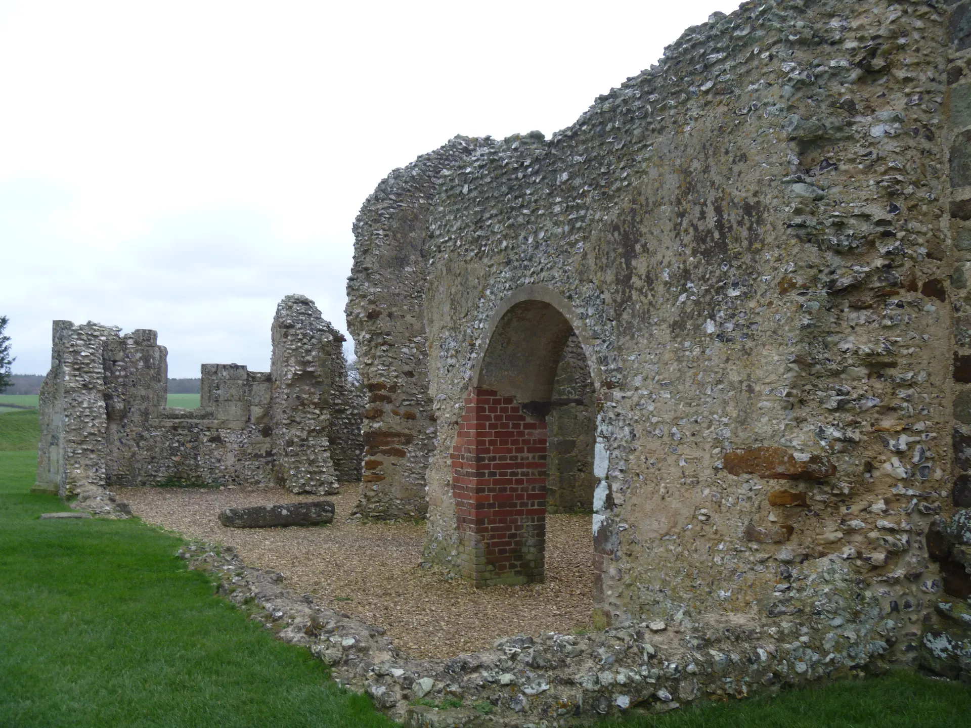 Knowlton Church and Earthworks