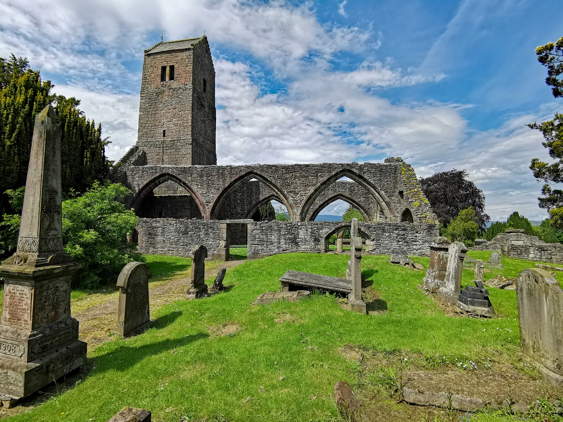 Muthill Old Church and Tower
