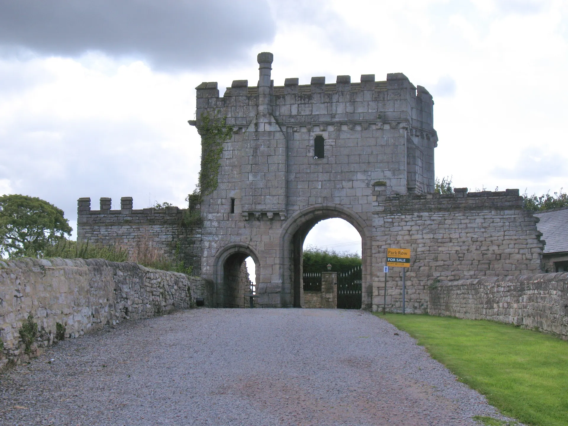 Steeton Hall Gateway